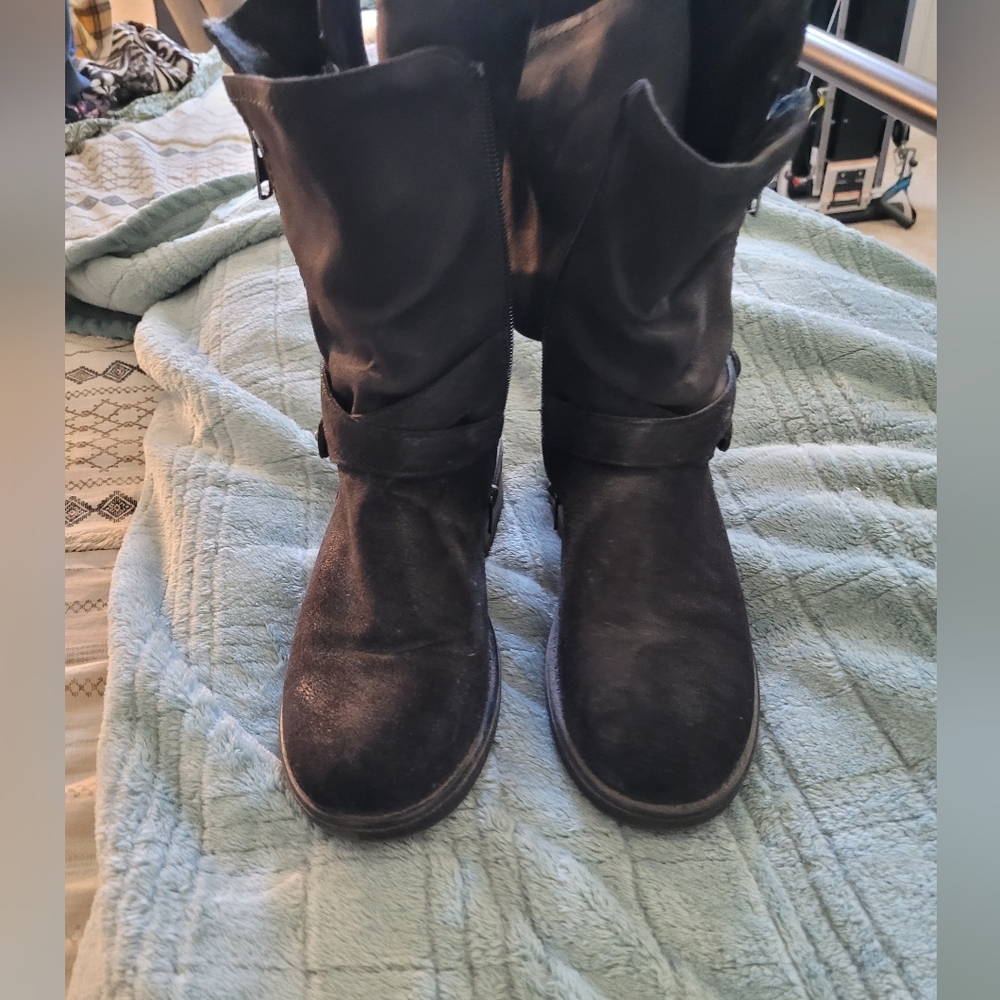 Carlos Santana boots